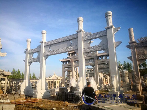 三門簡(jiǎn)易石雕牌坊