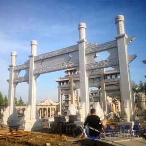 三門簡(jiǎn)易石雕牌坊